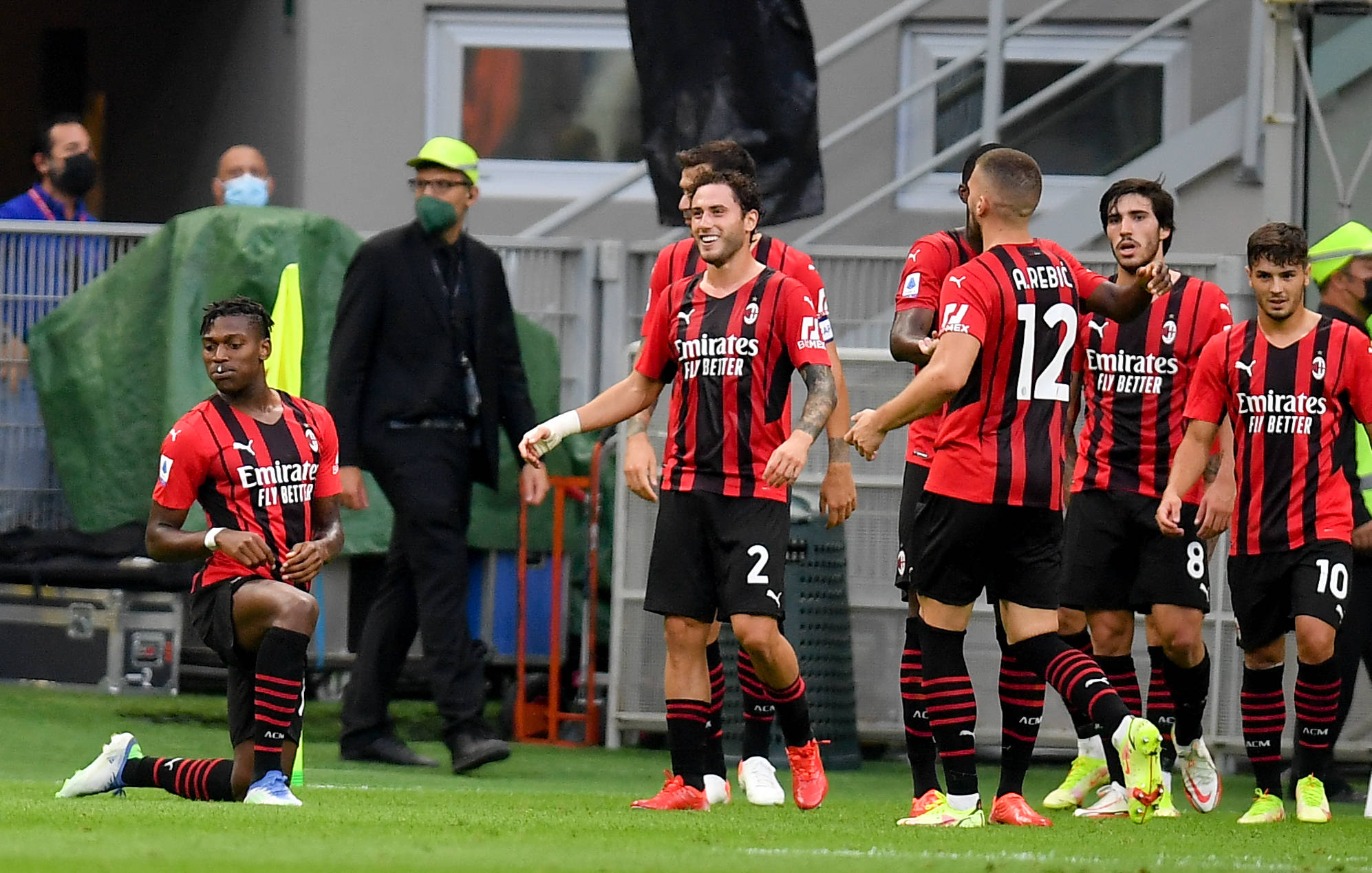 梅西21米巨型雕像已在印度完工，待周六由本人亲自揭幕（印度21米高梅西雕像落成，周六将由梅西亲自揭幕）