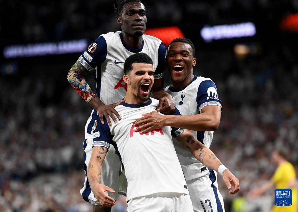 拜仁与柏林联合首次德国杯交手，此前13次联赛交手8胜5平不败（德国杯初遇！拜仁战柏林联合，联赛13战8胜5平保持不败）