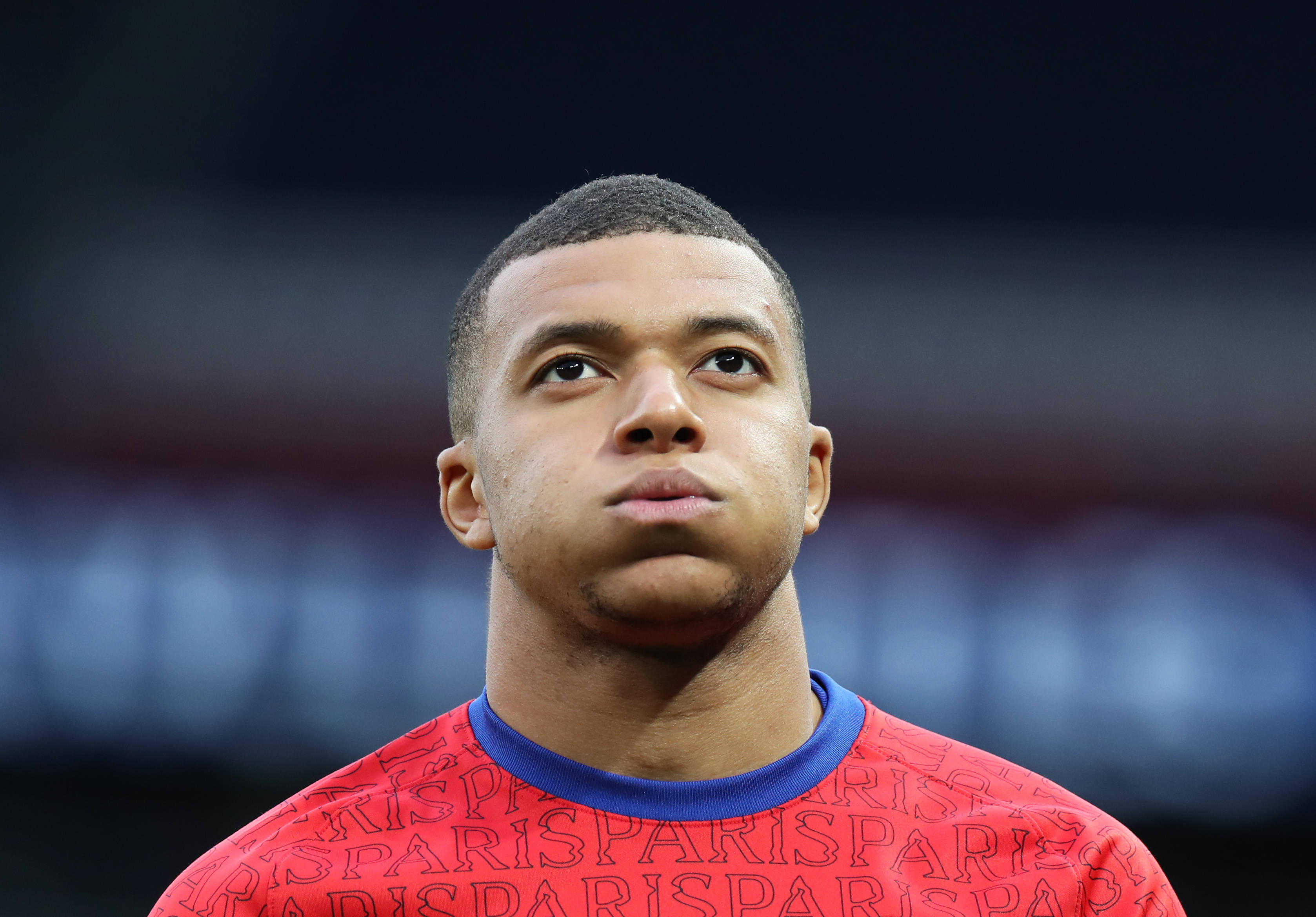 张琳芃第11次赢得中超冠军，超越郑智成国内联赛历史第一人！（张琳芃加冕中超第11冠，力压郑智成国内联赛史上第一人）