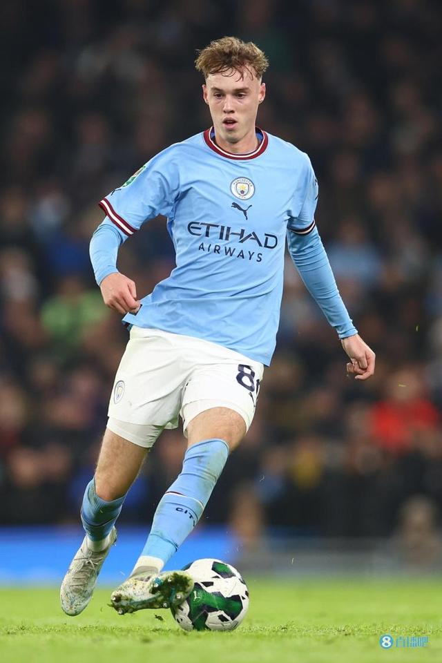 热刺官方：球员将在今天身穿中国香港特别印号球衣出战（热刺官宣：今日球员将穿着中国香港特别版印号球衣出战）