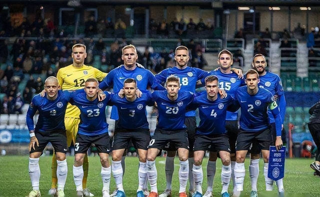 德塞利选择范德萨、卡洛斯、拉莫斯等球员，展现其独特风格与偏好。（德塞利点将范德萨、卡洛斯、拉莫斯等，选人凸显鲜明个人风格与偏好）