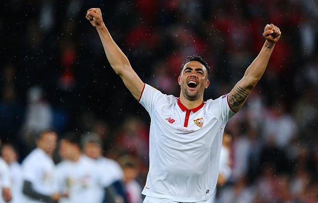 伊涅斯塔：中场球员当教练更能掌控全局，小法现在做得非常好（伊涅斯塔：中场出身教练更能掌控大局，小法目前表现出色）