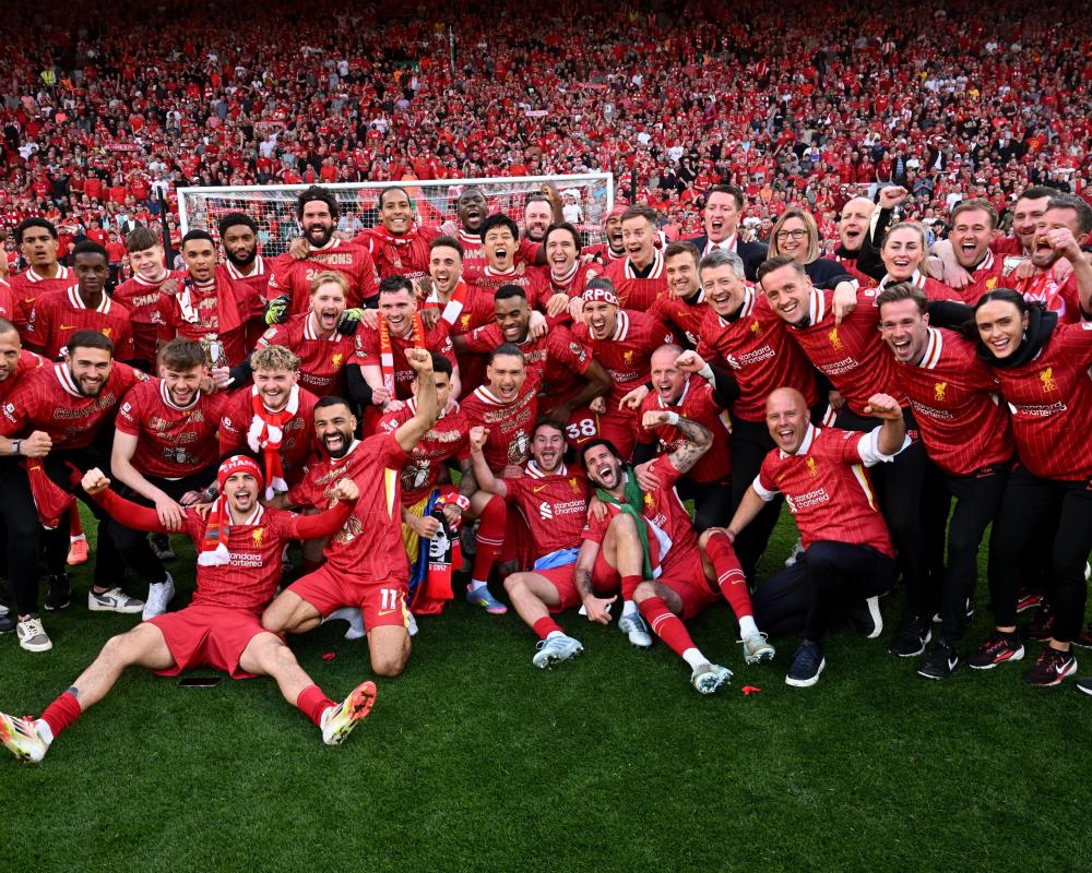 康宁汉姆半场15分7助攻，斯图尔特变身进攻端奇兵（康宁汉姆半场轰15分7助，斯图尔特化身进攻奇兵）