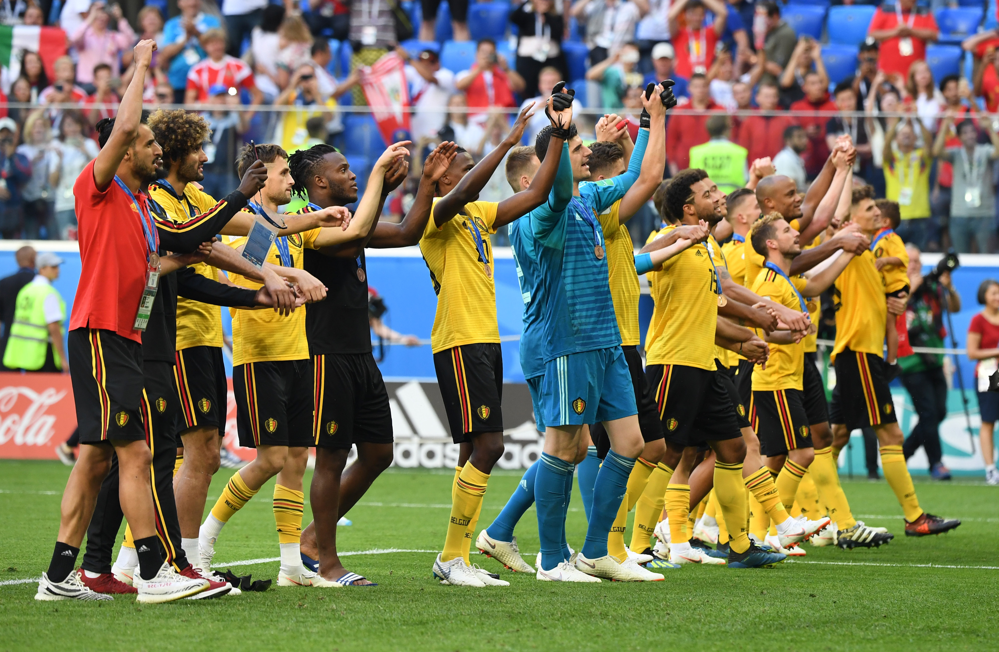 谁能突破？巴萨近8场欧冠只赢两场，法兰克福近7场欧战仅1胜（谁能止颓？巴萨近8场欧冠仅2胜，法兰克福近7场欧战仅1胜）