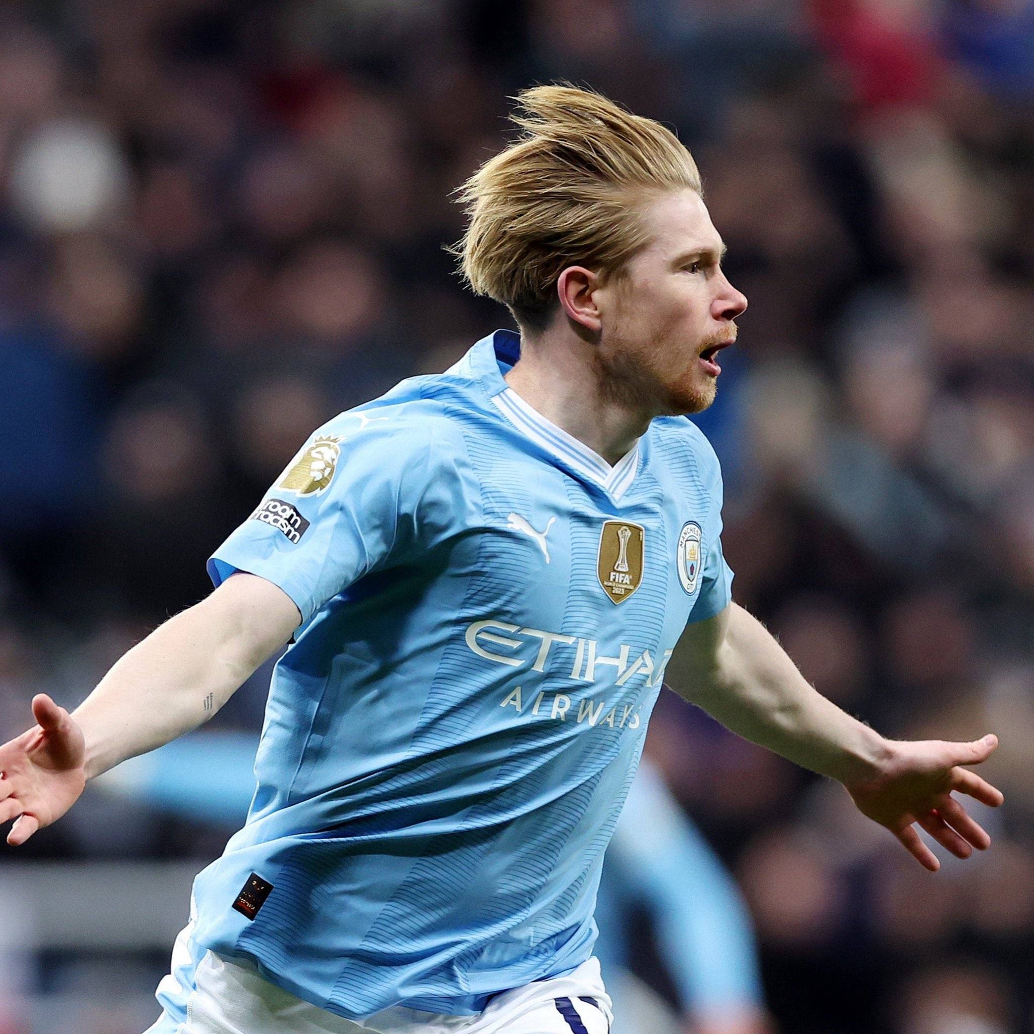 C罗打趣：詹姆斯是个好人，但我头发比他多！（C罗调侃：詹姆斯人很好，不过我头发比他多！）